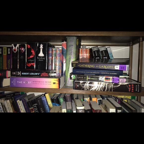 Books - Picture 4 of 6